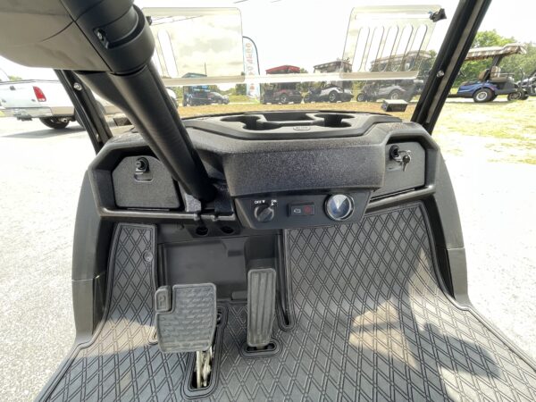 2022 Yamaha Quietech gas 4 person golf cart - Image 9
