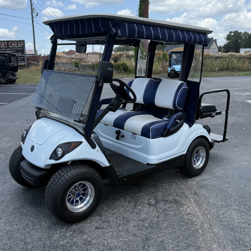 2010 Yamaha gas 4 person golf cart